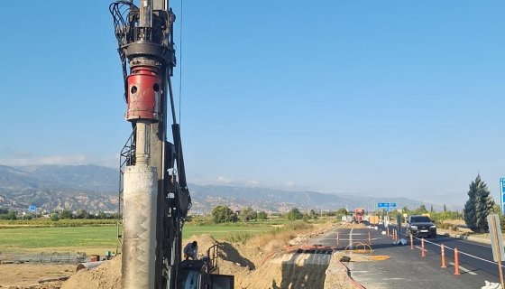 KARAYOLLARI GENEL MÜDÜRLÜĞÜ Karayolları 2. Bölge Müdürlüğü Tarafından Yaptırılan SALİHLİ DEVLET HASTAHANESİ KÖPRÜLÜ KAVŞAĞI VE BAĞLANTI YOLLARI yapım İşi'e ait Fore Kazık işleri